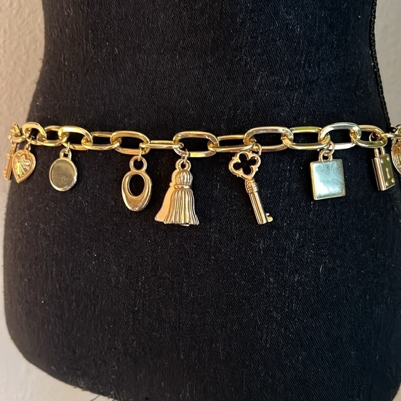 ESCADA Women’s Gold Tone Chain Link Charm Belt Made in Spain VINTAGE RARE FIND!! main image 11